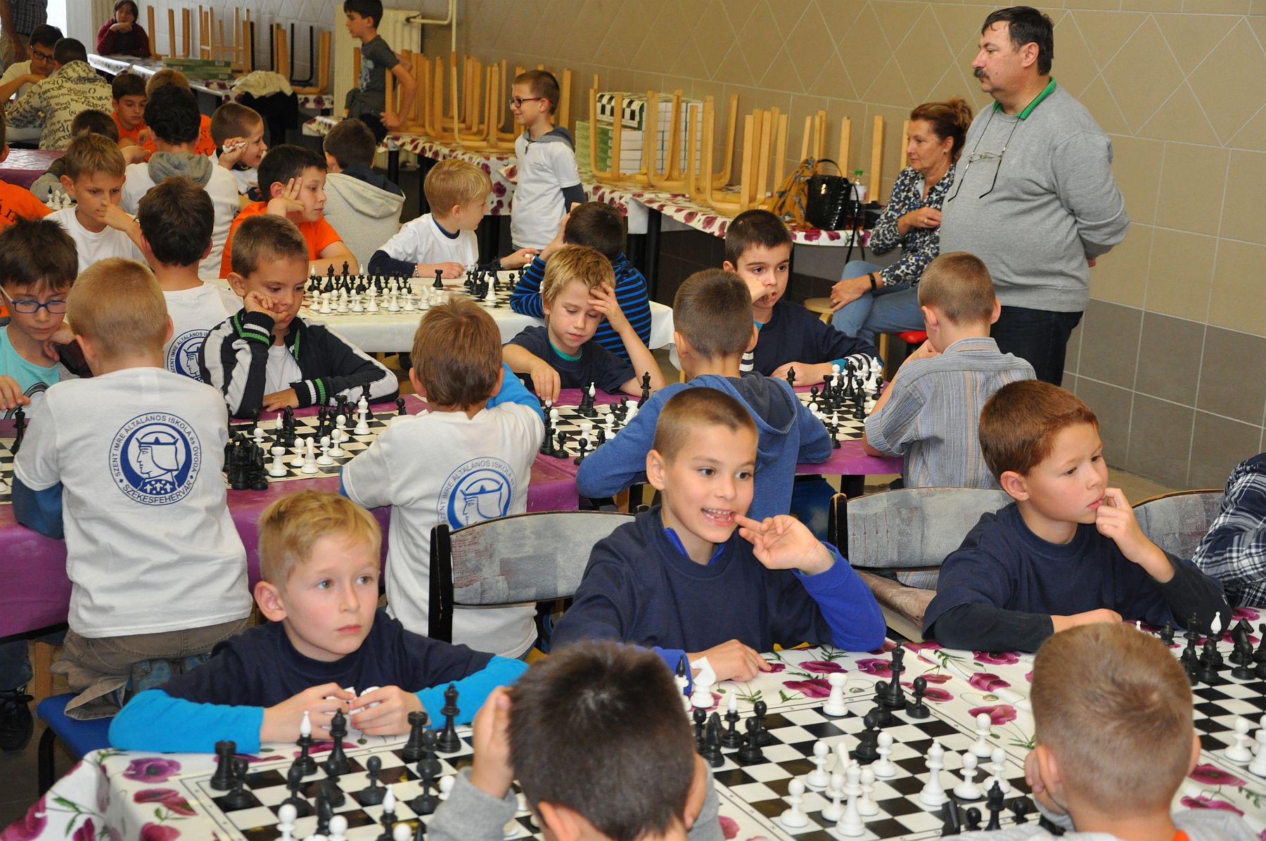 A városi diák sakkverseny első fordulója a Németh László Iskolában